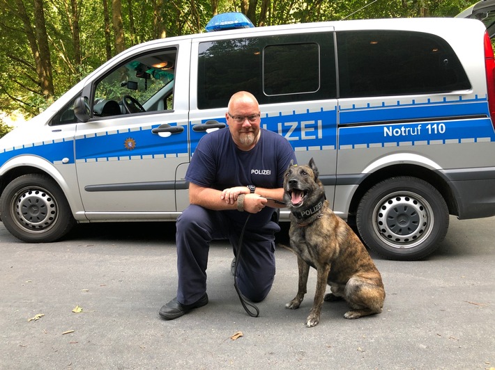 polizei westhessen diensthund joker mit seinem herrchen